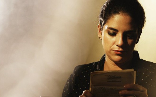 A atriz Martha Nowill interpreta a avó, Dorina, em documentário dirigido por Lina Chamie - Divulgação
