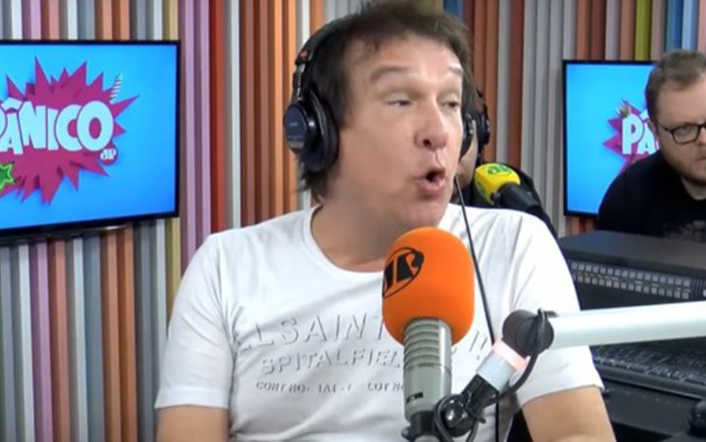 Emilio Surita no Pânico da rádio Jovem Pan; apresentador negocia com Silvio Santos retorno à TV - REPRODUÇÃO/YOUTUBE