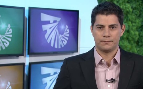 Evaristo Costa apresentando o Fantástico, em 2017: esquecido em retrospectiva do programa - REPRODUÇÃO/TV GLOBO