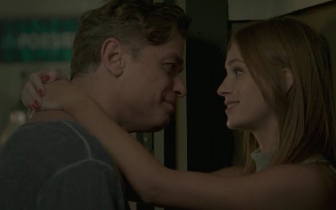 Os atores Fábio Assunção e Marina Ruy Barbosa em cena da novela Totalmente Demais - Reprodução/TV Globo