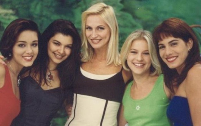 Tânia Mara (à esq.), Amanda Françozo, Adriana Colin, Jackeline Petkovic e Débora Rodrigues - Divulgação/SBT