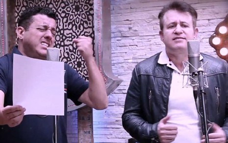 A dupla Bruno e Marrone durante gravação da música Chorar, tema de Fatmagül - Reprodução/Band