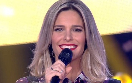 Fernanda Lima na edição de ontem de Superstar; programa mudou das 23h20 para as 13h - Reprodução/TV Globo