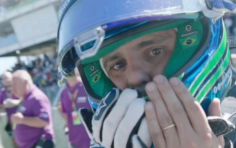 O piloto Felipe Massa se despede do público brasileiro no GP de Interlagos, em São Paulo - Reprodução/TV Globo
