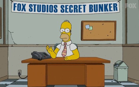 Homer Simpson no momento em que a transmissão de episódio 'ao vivo' fica mudo - Reprodução/Fox