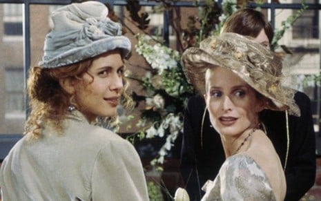 Em Friends, Jessica Hecht e Jane Sibbett protagonizam o primeiro casamento lésbico da TV dos EUA - Divulgação/NBC
