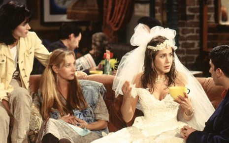 Courteney Cox, Lisa Kudrow, Jennifer Aniston e David Schwimmer no primeiro episódio de Friends, em 1994 - Divulgação/NBC