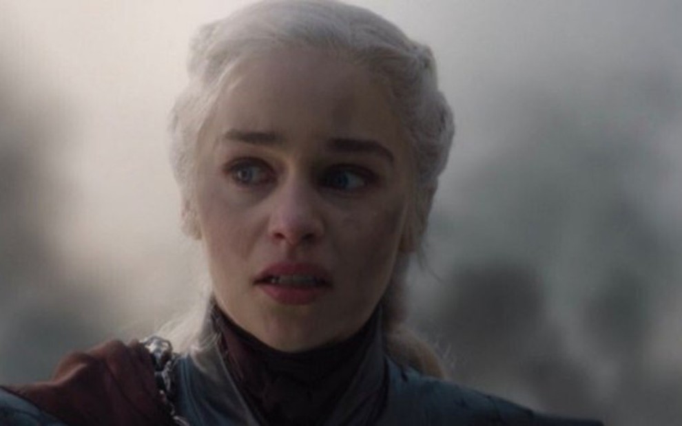 A atriz Emilia Clarke em cena do quinto episódio da oitava temporada de Game of Thrones, o penúltimo da série - Reprodução/HBO