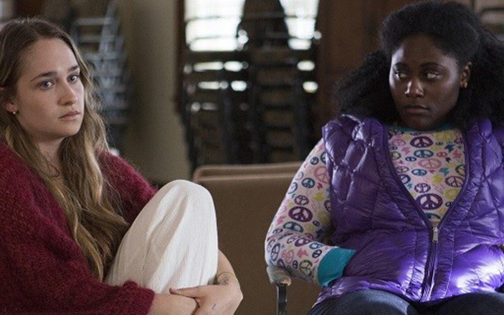 Jemima Kirke e Danielle Brooks em cena do primeiro episódio da terceira temporada de Girls - Divulgação/HBO