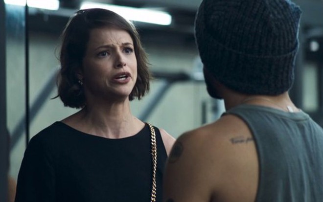 A atriz Agatha Moreira (Josiane) contracena com Caio Castro (Rock) na novela das nove da Globo - Fotos: Reprodução/TV Globo