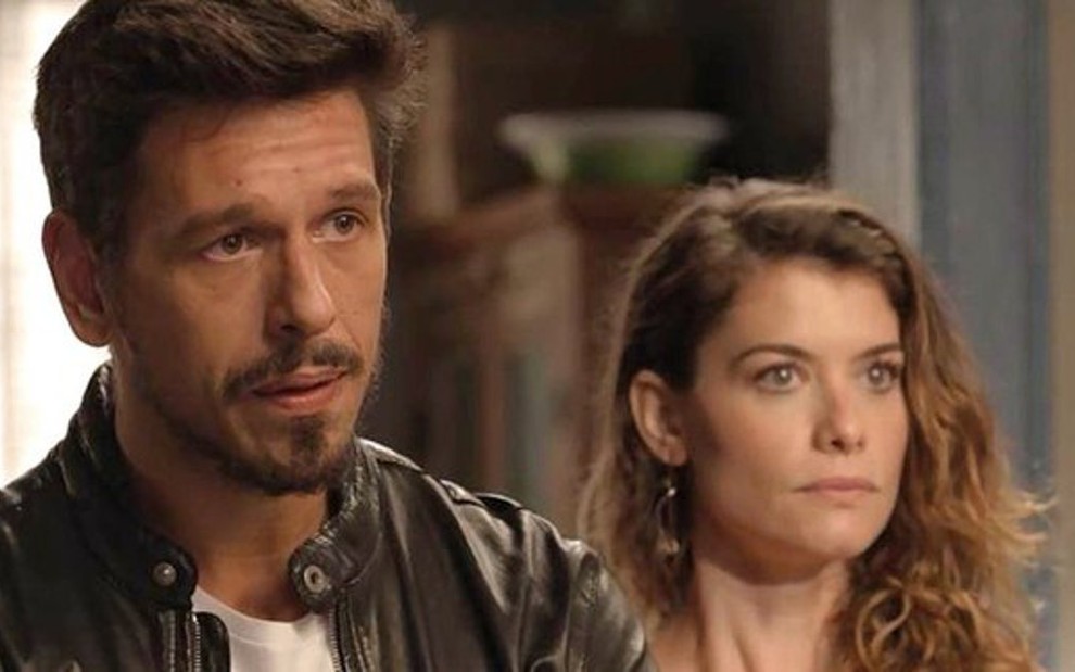 Alain (João Vicente de Castro) em cena da novela das seis da Globo com Isabel (Alinne Moraes) - Reprodução/TV Globo