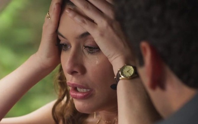 Isabel (Alinne Moraes) em cena com Marcelo (Nikolas Antunes) na novela das seis da Globo  - Fotos: Reprodução/TV Globo