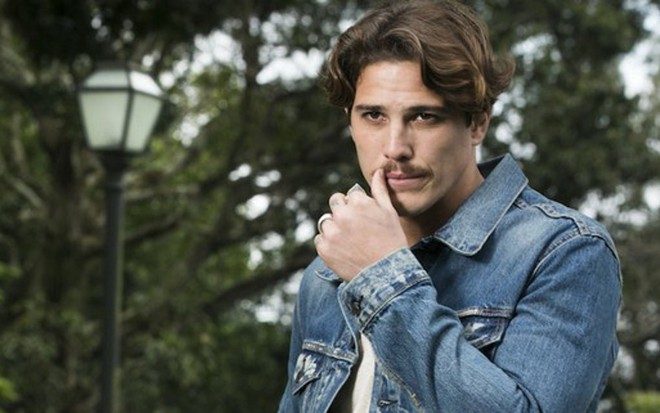 Rômulo Arantes Neto interpreta o galã de novelas Mauro César em Espelho da Vida - João Miguel Júnior/TV Globo
