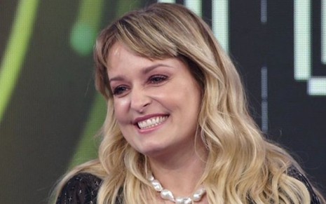 Luciana Vendramini diz que não gostava de peitos e bumbum avantajados quando era mais jovem - Reprodução/TV Globo