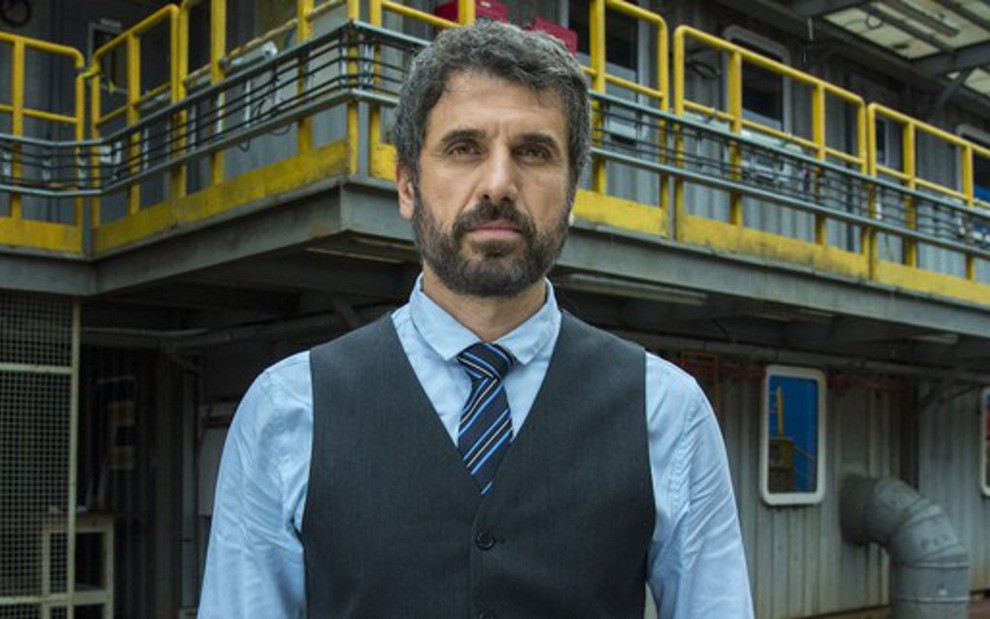 O ator Eriberto Leão caracterizado como Diogo, seu personagem na segunda temporada de Ilha de Ferro - Estevam Avellar/TV Globo