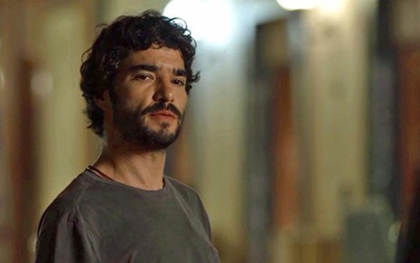 Geandro (Caio Blat) em cena da novela das nove; virá à tona que rapaz era viciado em crack - Reprodução/TV Globo