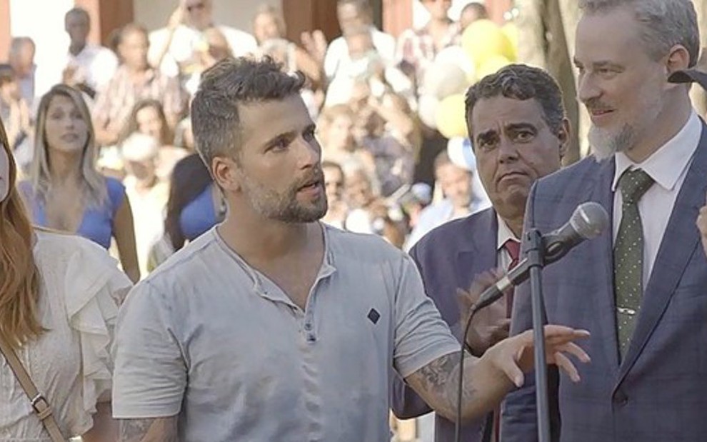 Gabriel (Bruno Gagliasso) vai discutir com Valentina (Lilia Cabral) em público neste sábado (22) - Reprodução/TV Globo