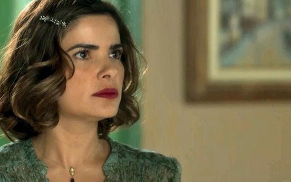 Stela (Vanessa Giácomo) em cena da novela das nove; dona de casa ameaçará rachar o crânio da sogra - Reprodução/TV Globo