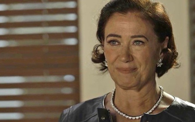 Valentina (Lilia Cabral) dará 3% do que lucrar com água da fonte à primeira-dama de Serro Azul na novela - Fotos: Reprodução/TV Globo