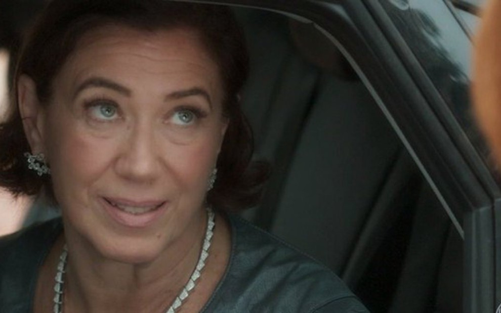 Valentina (Lilia Cabral) em cena da novela das nove da Globo; madame decidirá matar o inimigo - Reprodução/TV Globo