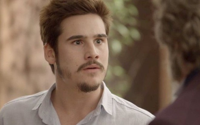 Samuca (Nicolas Prattes) se chocará ao ver que dom Sabino (Edson Celulari) quer salvar empresa - Reprodução/TV Globo