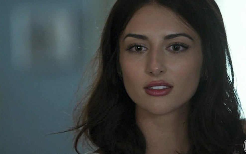 Camila (Anaju Dorigon) em cena da novela das seis da Globo, Órfãos da Terra; estudante vai sair de casa  - Reprodução/TV Globo