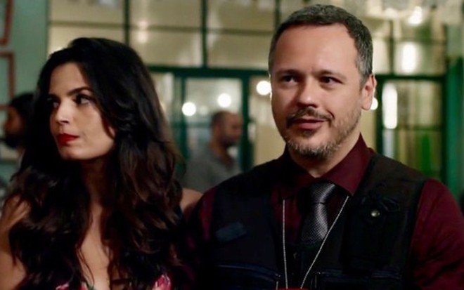 Zuleika (Emanuelle Araújo) em cena da novela das seis da Globo com Almeidinha (Danton Mello)  - Reprodução/TV Globo