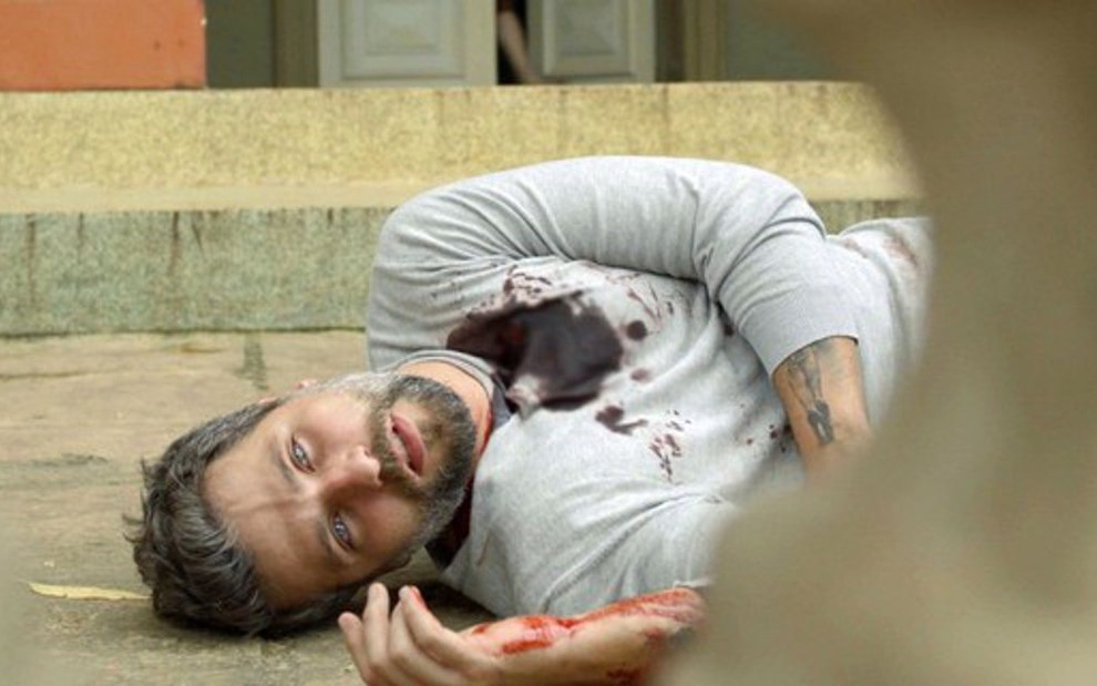 Gabriel (Bruno Gagliasso) será o último a morrer na novela das nove; cena irá ao ar sexta (17) - Fotos: Reprodução/TV Globo