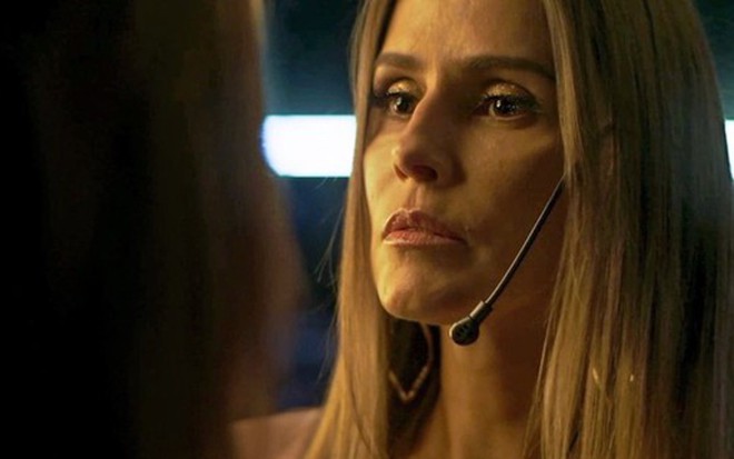 Karola (Deborah Secco) dará sinais de loucura nas últimas semanas da novela das nove  - Reprodução/TV Globo