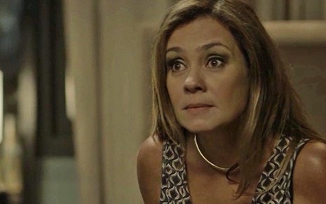 Laureta (Adriana Esteves) em Segundo Sol; atriz grava cenas da cafetina em presídio nesta sexta (2) - Reprodução/TV Globo