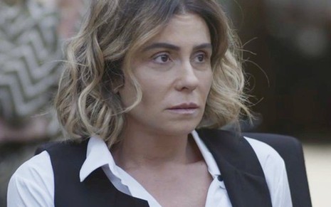 Luzia (Giovanna Antonelli) em cena do seu novo julgamento, que irá ao ar nesta sexta (2) - Fotos: Reprodução/TV Globo