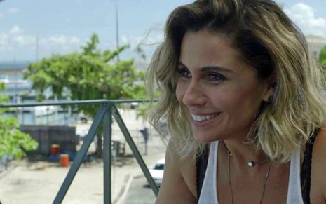 Luzia (Giovanna Antonelli) em cena da trama; DJ vai se reconciliar com amado e se entregar à polícia - Reprodução/TV Globo
