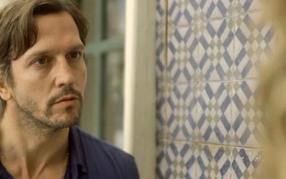 Remy (Vladimir Brichta) será visto por Luzia (Giovanna Antonelli) na novela das nove da Globo  - Reprodução/TV Globo