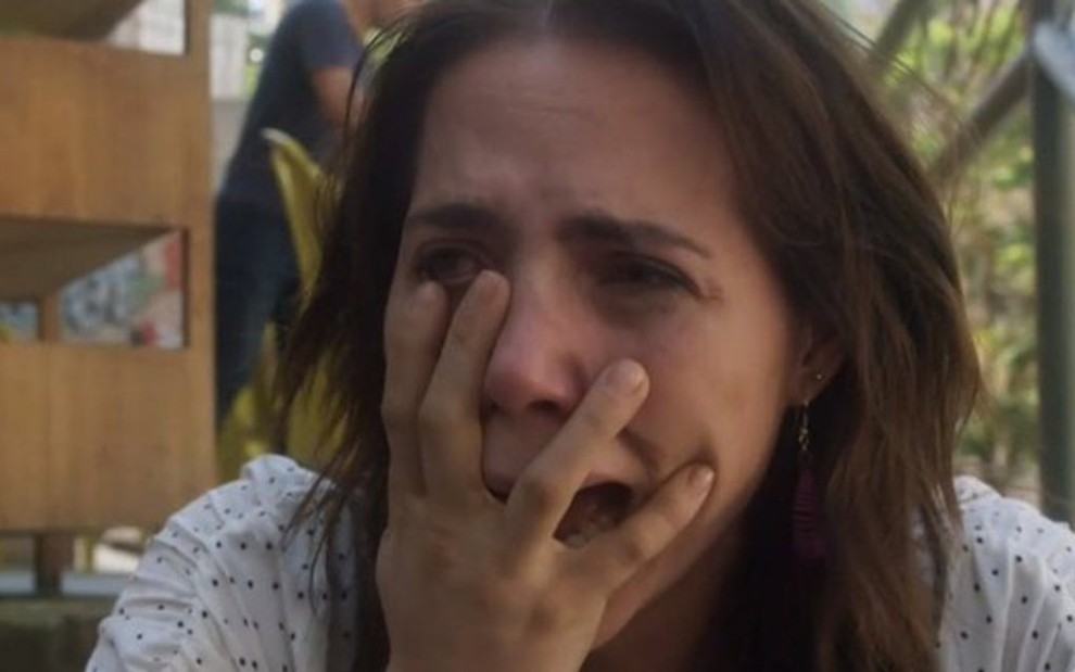 Rosa (Letícia Colin) em cena da novela das nove; ex-prostituta se deu bem com chantagem - Fotos: Reprodução/TV Globo