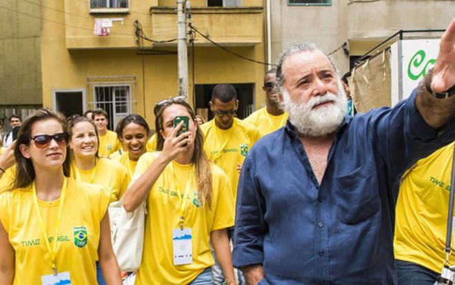 Tony Ramos mostra cidade cenográfica a atletas olímpicos, esperança da Globo em 2016 - João Miguel Jr./TV Globo - 14/Dez/2015
