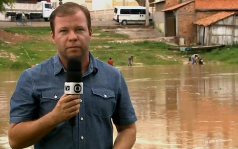 Alex Barbosa em reportagem sobre inundações no Maranhão exibida pelo Bom Dia Brasil - Reprodução/TV Globo