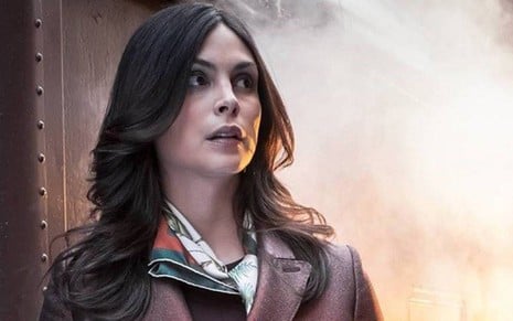 Morena Baccarin na terceira temporada de Gotham; brasileira também brilhou no cinema - Divulgação/Fox