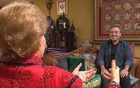 Gugu Liberato durante entrevista com Walter Mercado no programa exibido ontem - Divulgação/Record