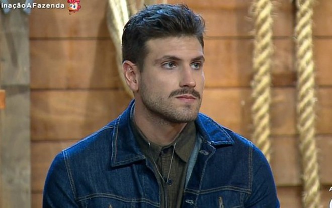 Guilherme Leão na roça de A Fazenda 11
