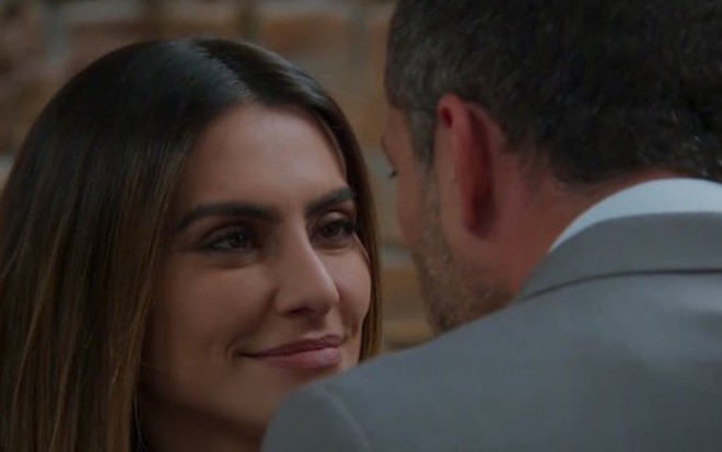 Cleo Pires (Tamara) e Malvino Salvador (Apolo) contracenam em Haja Coração - Reprodução/TV Globo