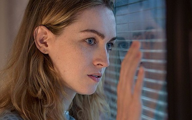 A atriz Jamie Clayton na pele da hacker Nomi em Sense8; críticas à escalação de Carol Duarte - Netflix/Divulgação