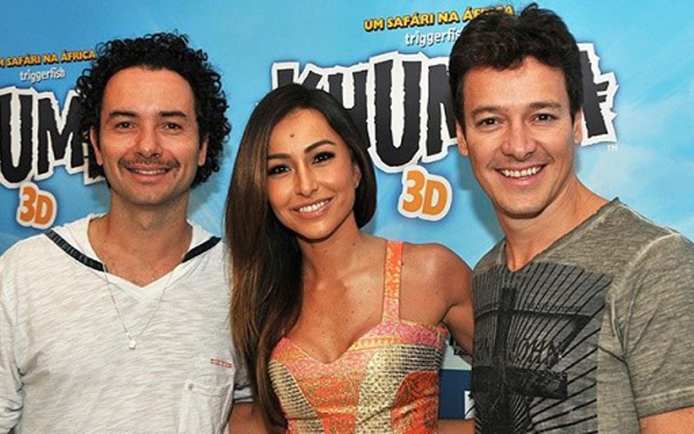 Marco Luque, Sabrina Sato e Rodrigo Faro, dubladores de Khumba, destaque da TNT - Divulgação