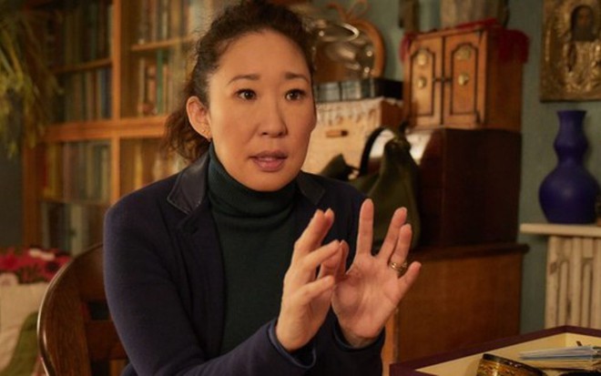 Sandra Oh (ex-Grey's Anatomy) em imagem de Killing Eve; drama britânico briga pelo Globo de Ouro de 2019  - Divulgação/BBC America