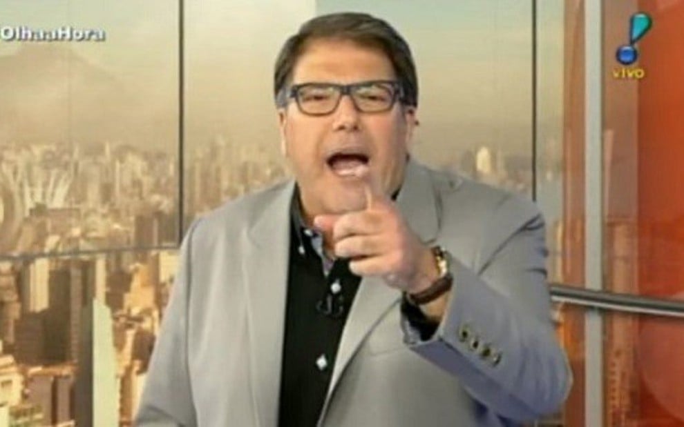 O jornalista Luciano Faccioli no Olha a Hora! de ontem (9), que não alterou o ibope - Reprodução/RedeTV!