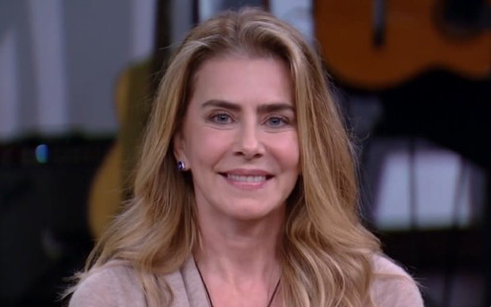 Maitê Proença em entrevista a Pedro Bial no Conversa com Bial, da Globo, em agosto de 2017 - REPRODUÇÃO/TV GLOBO