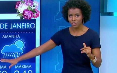 Maria Júlia Coutinho, a Maju, durante a previsão do tempo no Jornal Nacional de sábado (13) - Reprodução/TV Globo