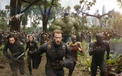 Chris Evans (ao centro) lidera o elenco de Guerra Infinita: ápice de uma história de 10 anos - Fotos: Reprodução/Disney