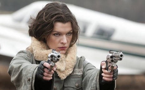 A atriz Milla Jovovich em cena do filme Resident Evil: 4 (2010), atração de especial no Space - Divulgação/Constantin Film