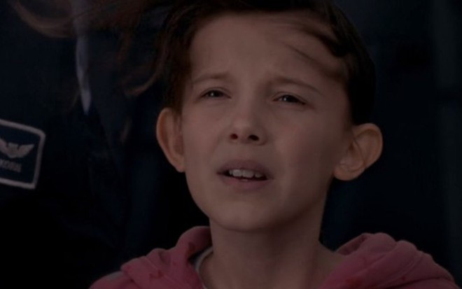 A atriz Millie Bobby Brown em cena de episódio da 11ª temporada do drama Grey's Anatomy - Reprodução/ABC