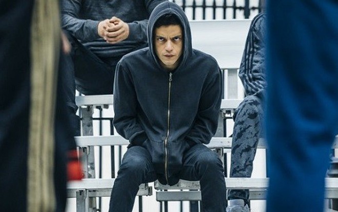 O ator Rami Malek na segunda temporada de Mr. Robot; série retorna nesta quarta (13) - Divulgação/USA Network